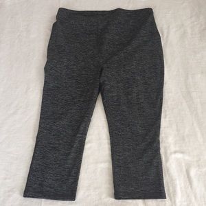 💙Old Navy Active Go Dry Maternity Capris XL💙
